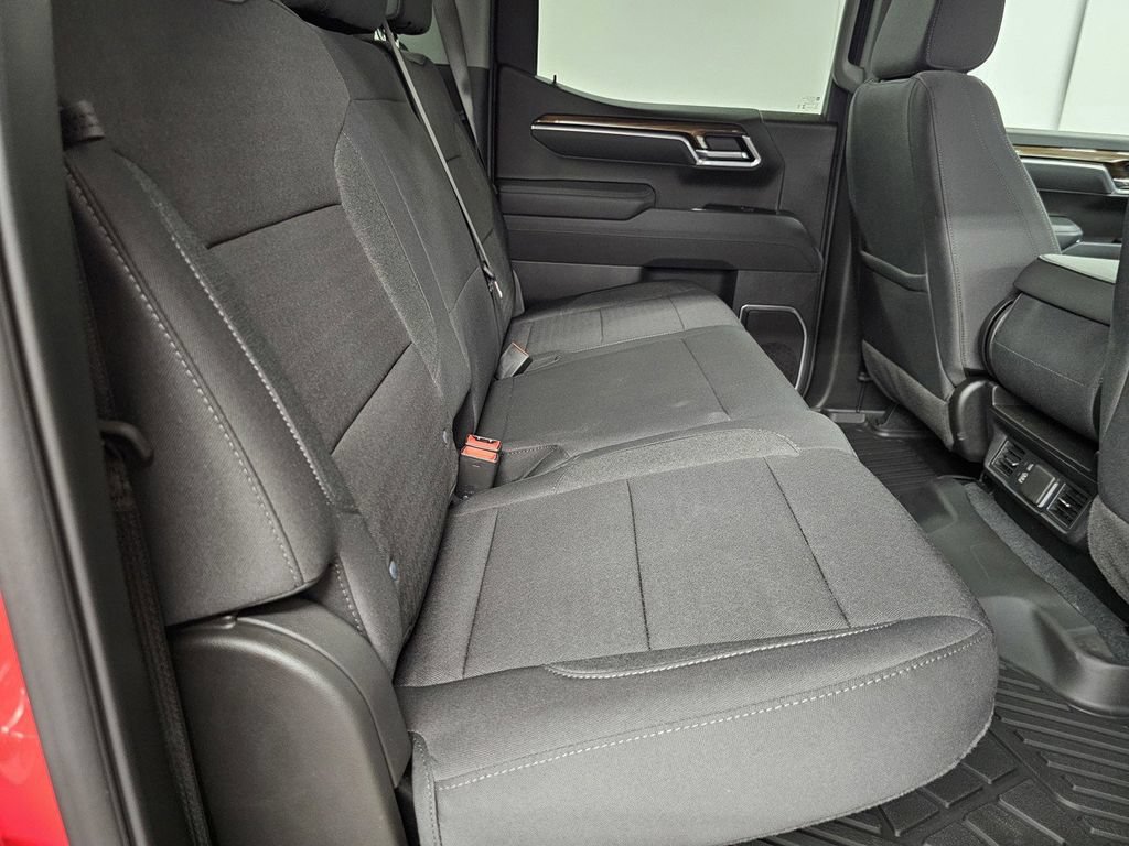 Used 2025 Chevrolet Silverado 1500 LT AWD/4WD image 23