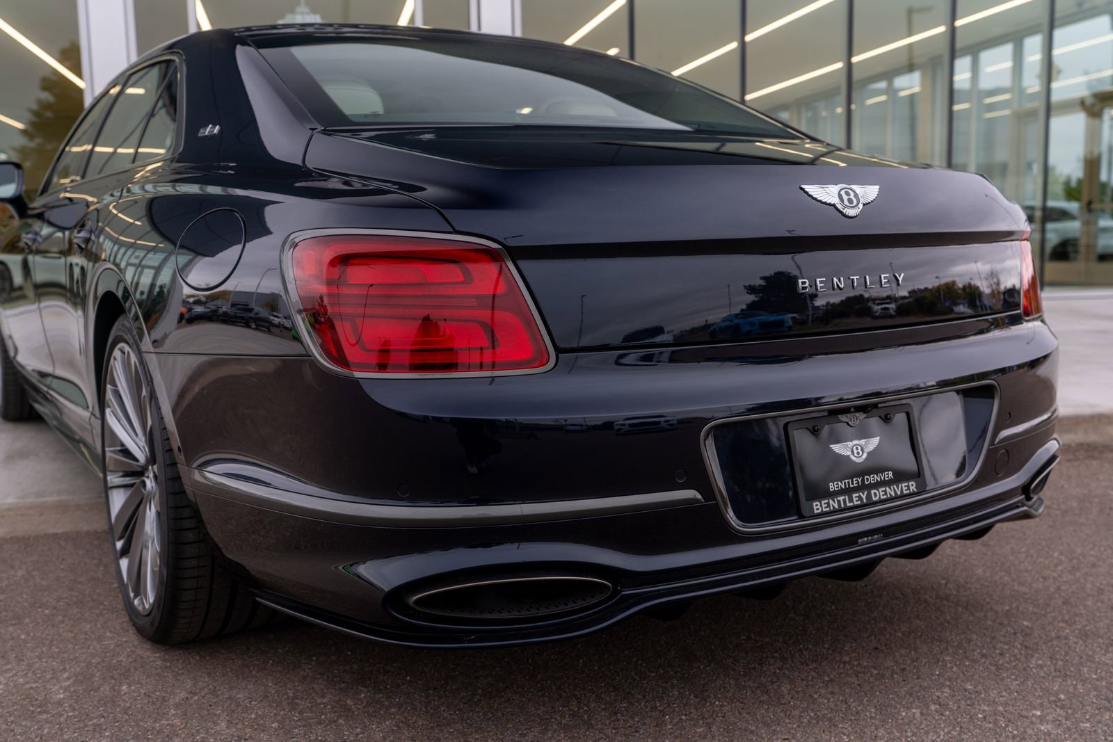 New 2025 Bentley Flying Spur Plug-In Hybrid image 14