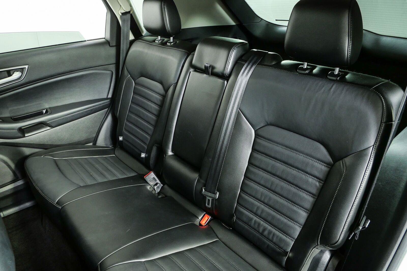 Used 2015 Ford Edge SEL w/ Equipment Group 201A FWD image 16