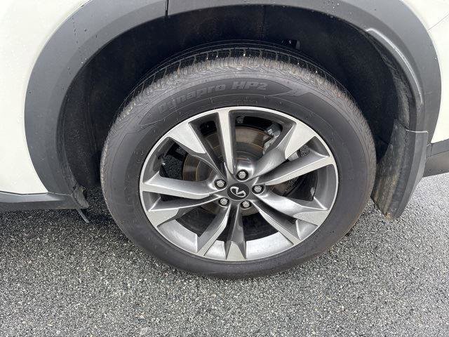 Certified 2025 INFINITI QX60 Luxe image 10