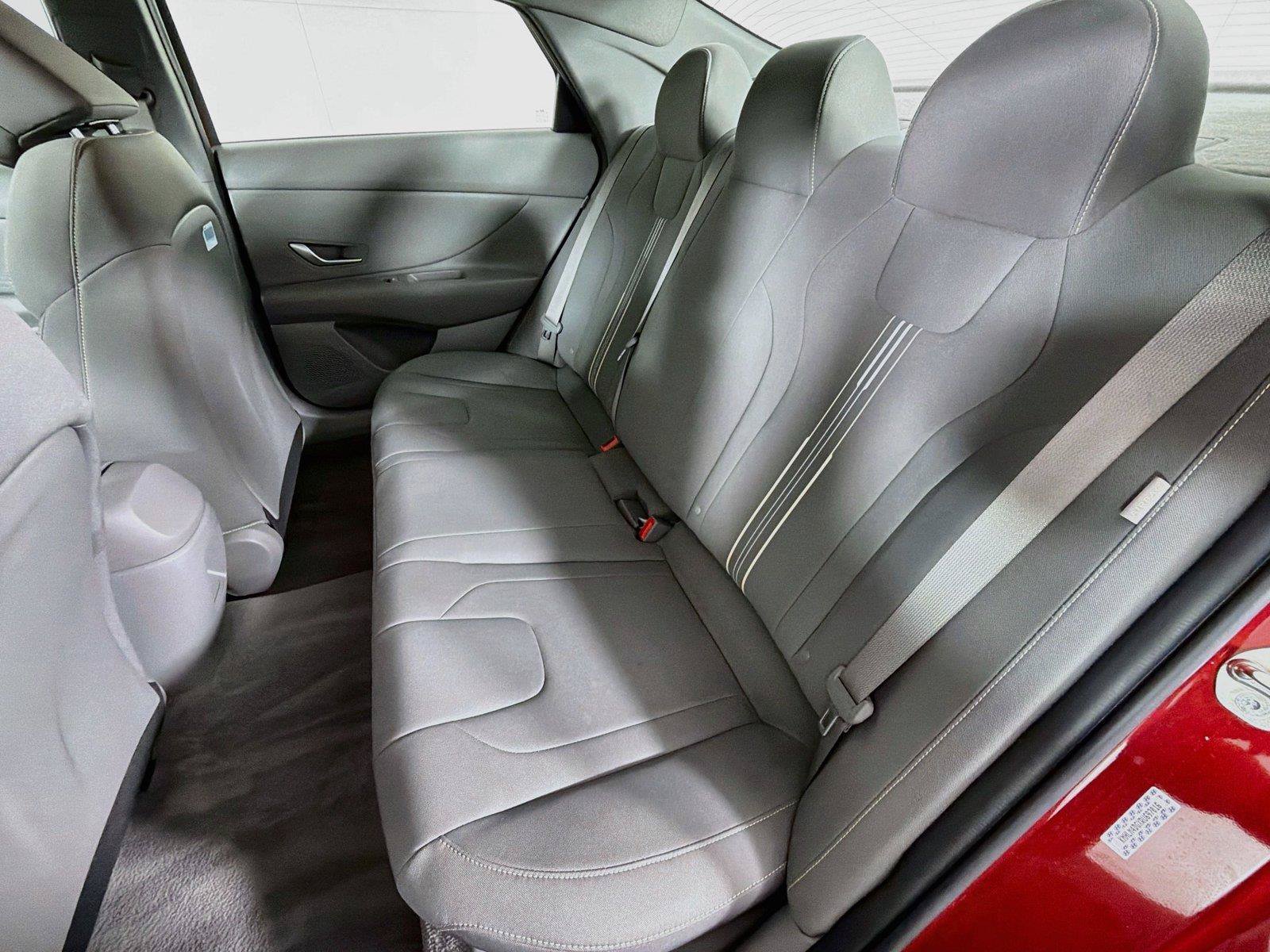 Used 2024 Hyundai Elantra SEL FWD image 25