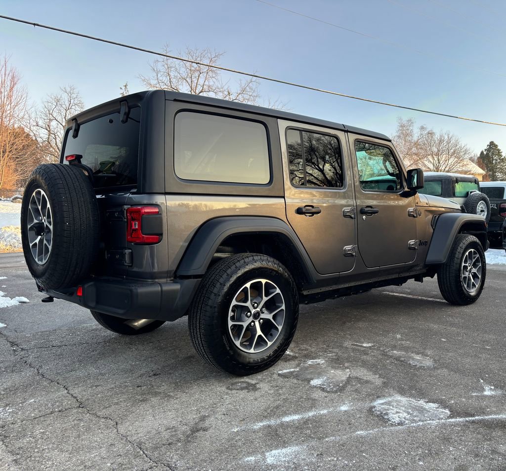 Used 2024 Jeep Wrangler Sport S image 5