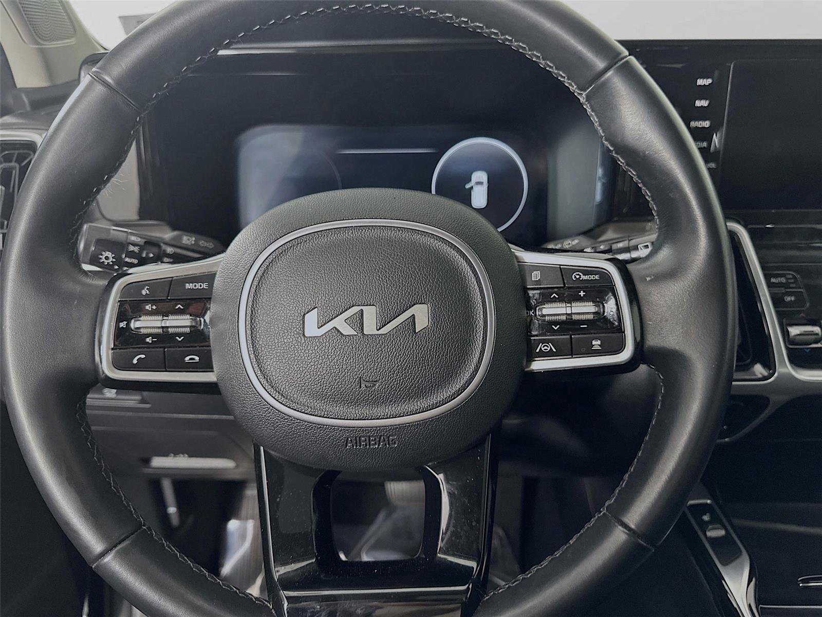 Used 2023 Kia Sorento SX image 18