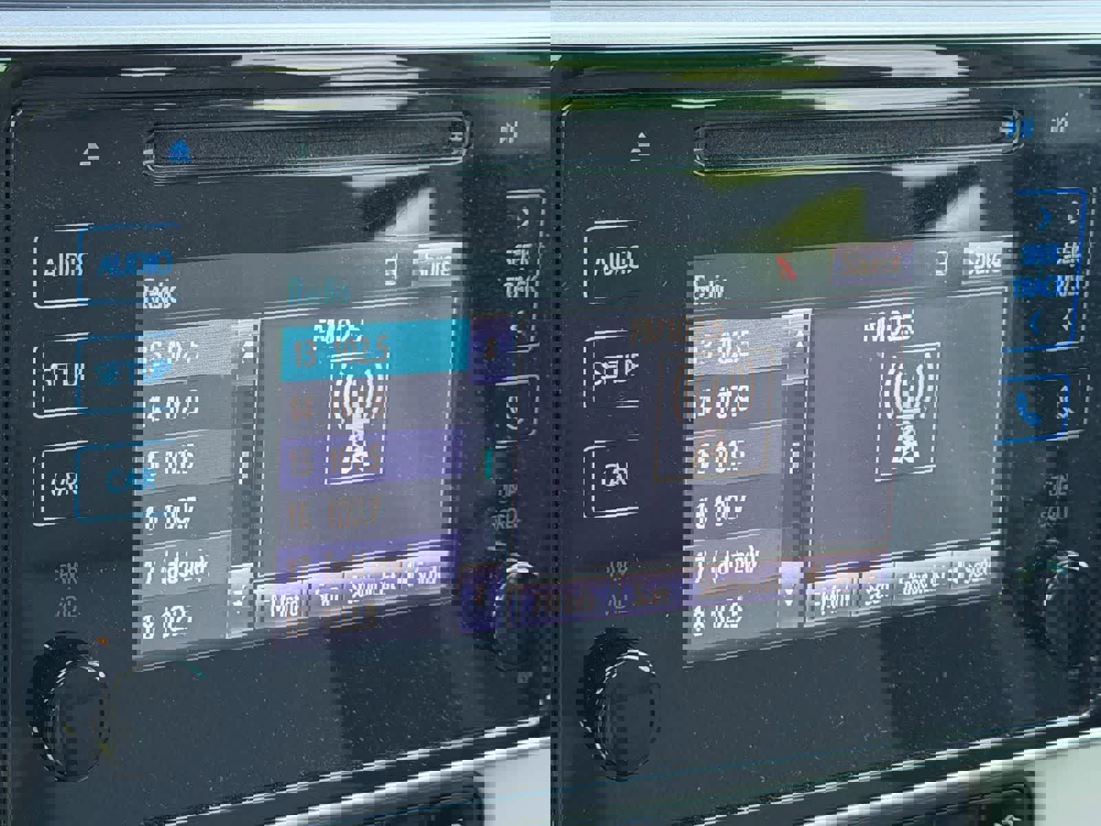 Used 2019 Toyota Corolla LE w/ Carpet Mat Package (TMS) FWD image 11