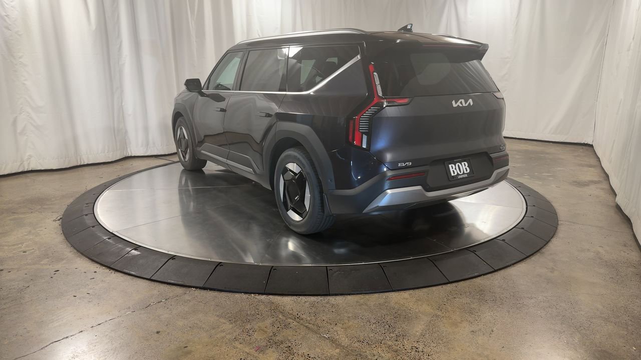 New 2026 Kia EV9 Wind image 8
