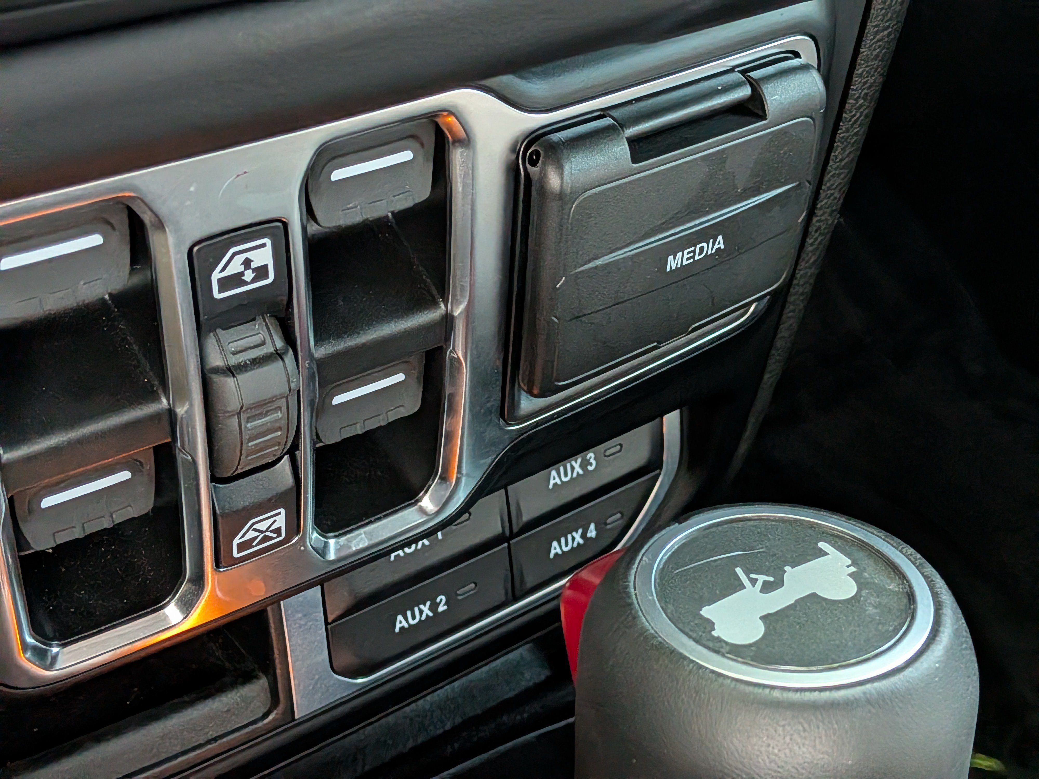 Used 2024 Jeep Wrangler High Altitude AWD/4WD image 29