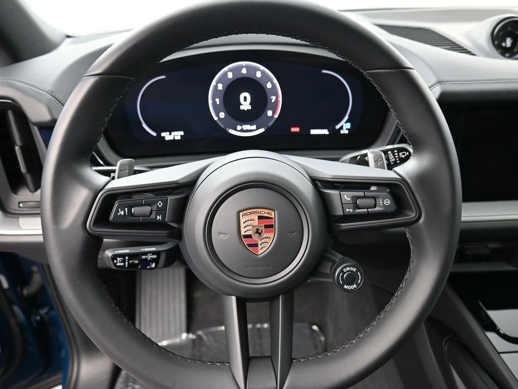 Used 2025 Porsche Cayenne S image 11