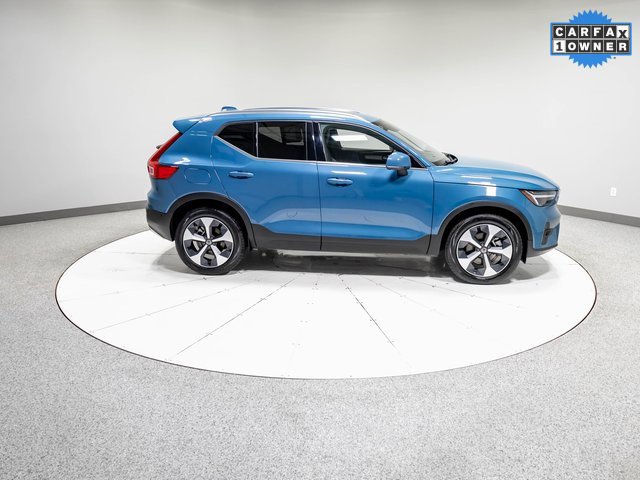 Used 2025 Volvo XC40 B5 Plus image 26