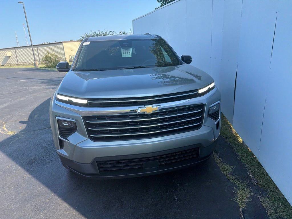 New 2026 Chevrolet Traverse LT w/ Sun and Wheel Package AWD/4WD image 13
