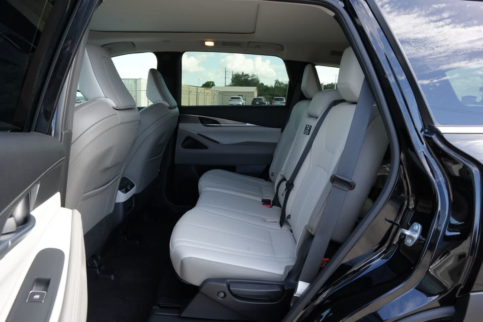 Certified 2026 INFINITI QX60 Pure w/ Cargo Package FWD image 18