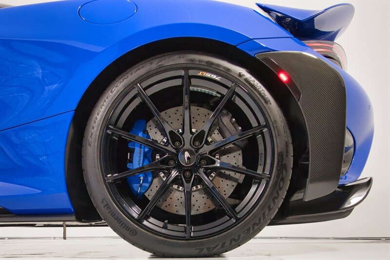 Used 2022 McLaren 765LT RWD image 11
