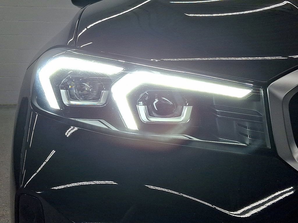 Used 2025 BMW 330i xDrive Sedan image 9