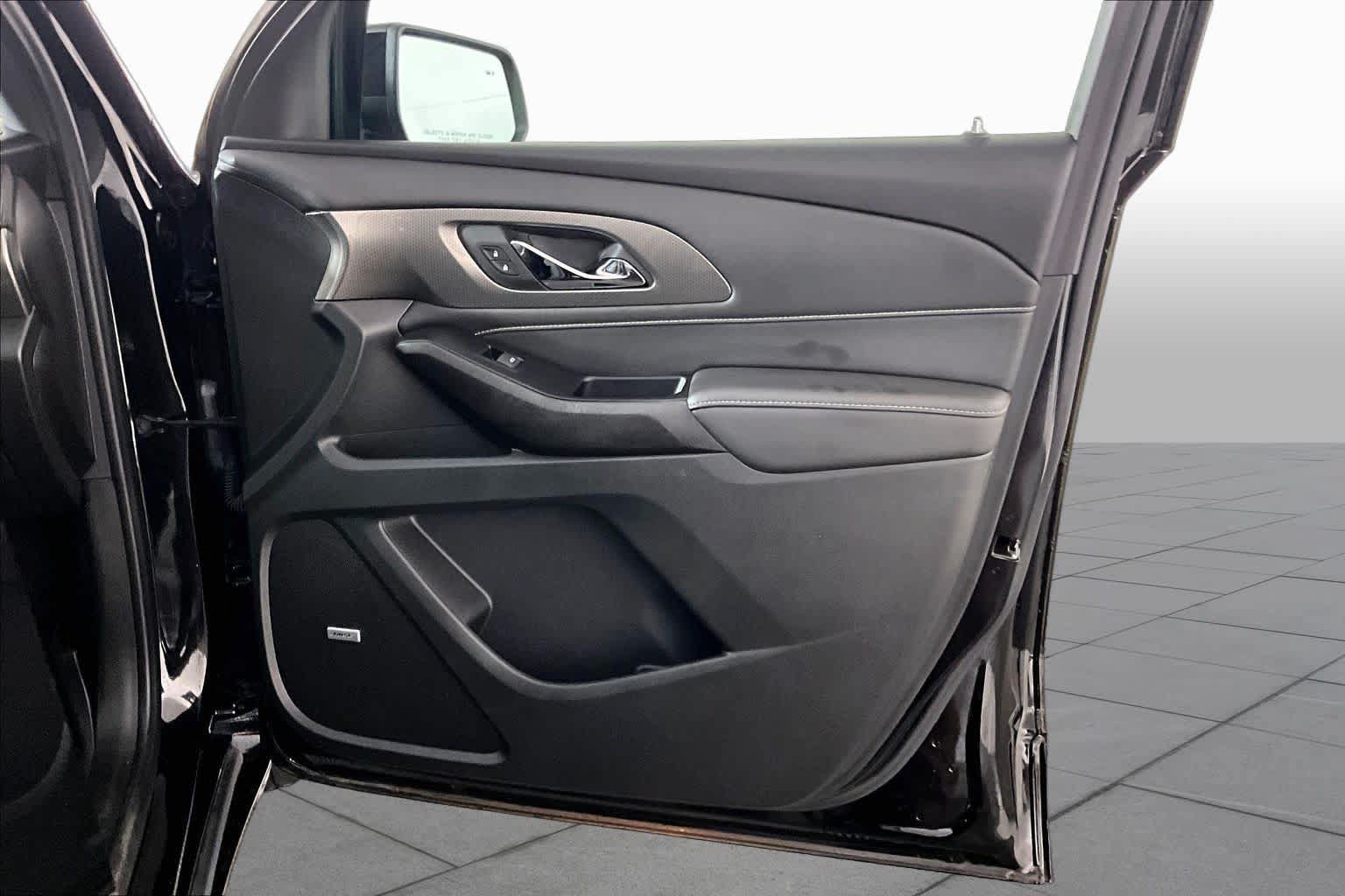 Used 2023 Chevrolet Traverse Premier w/ Redline Edition FWD image 21