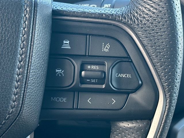 Used 2025 Toyota Tundra Limited AWD/4WD image 18