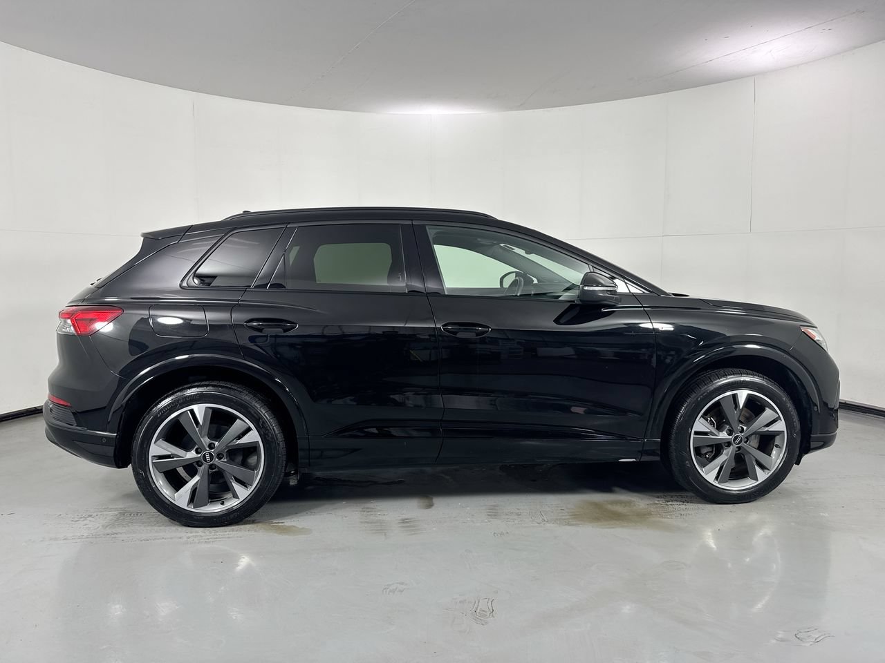 Used 2023 Audi Q4 e-tron Premium Plus w/ Premium Plus AWD/4WD image 38