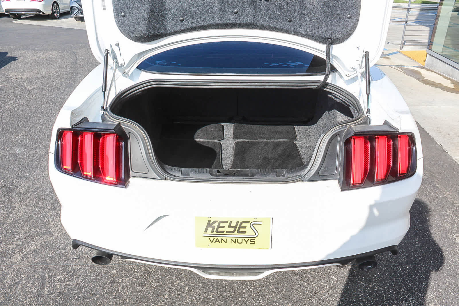 Used 2016 Ford Mustang Premium RWD image 32