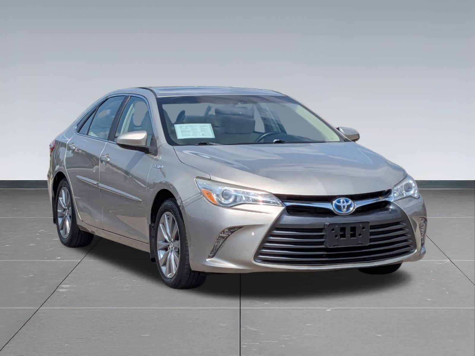 Used 2015 Toyota Camry XLE w/ Moonroof Package FWD image 6