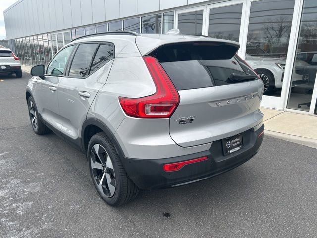 Certified 2025 Volvo XC40 B5 Plus image 3