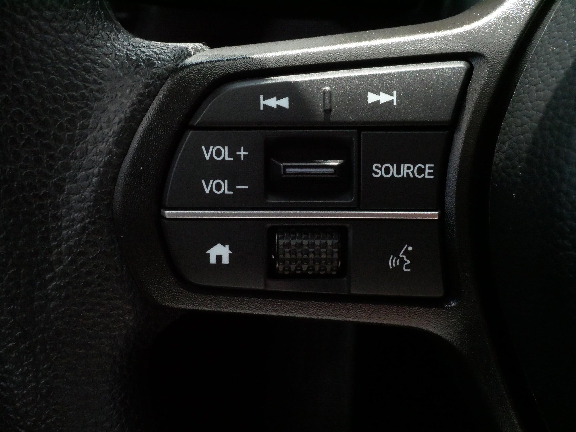 Used 2025 Honda HR-V LX image 28