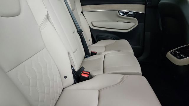 Certified 2026 Volvo XC90 B6 Plus w/ Protection Package Premier AWD/4WD image 36