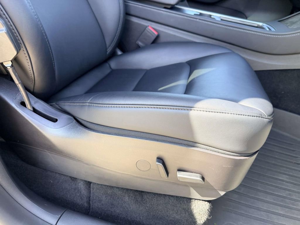 Used 2022 Tesla Model Y Performance image 12