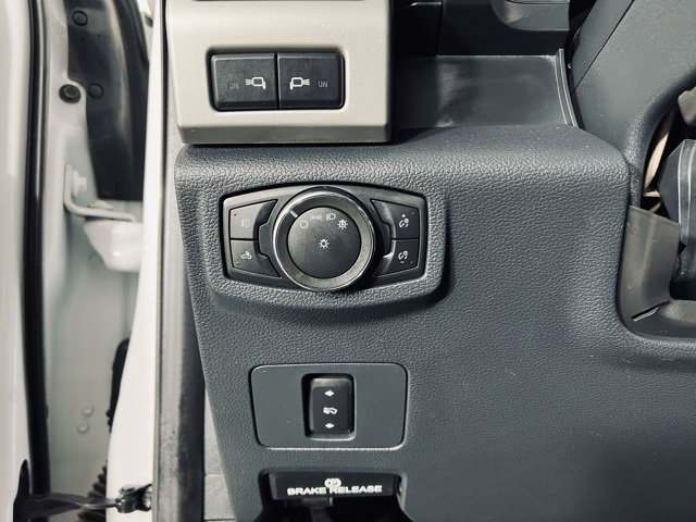 Used 2022 Ford F350 Lariat w/ Chrome Package image 21