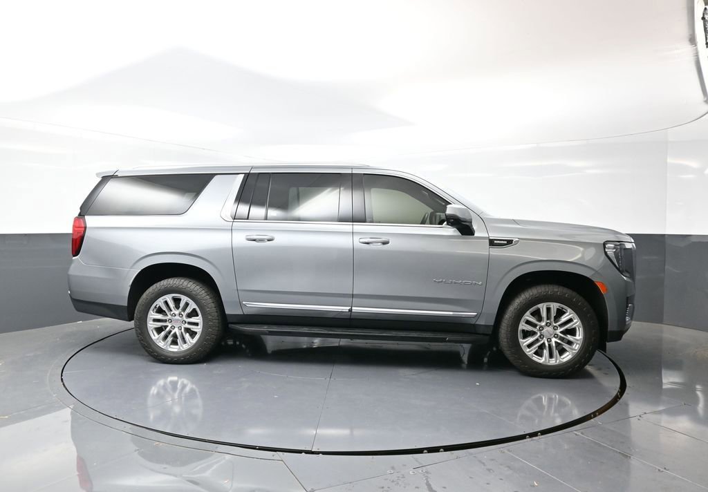 Used 2023 GMC Yukon XL SLT image 4