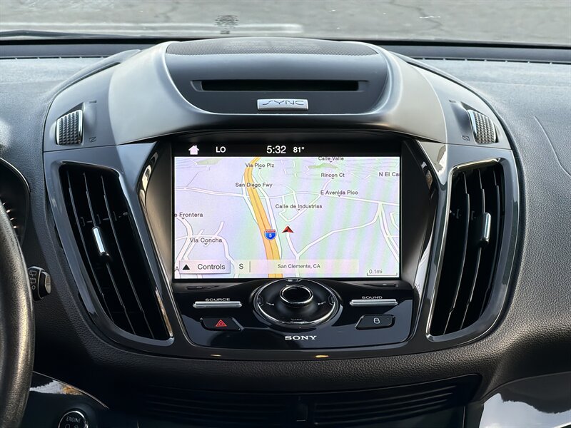 Used 2016 Ford Escape Titanium FWD image 17
