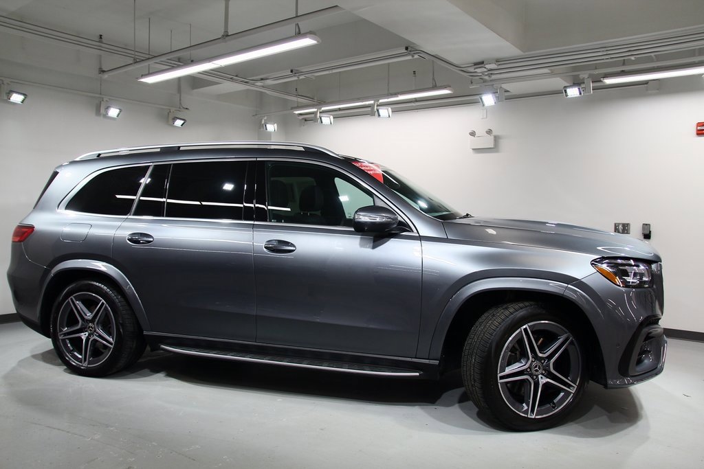 Used 2025 Mercedes-Benz GLS 450 4MATIC image 9