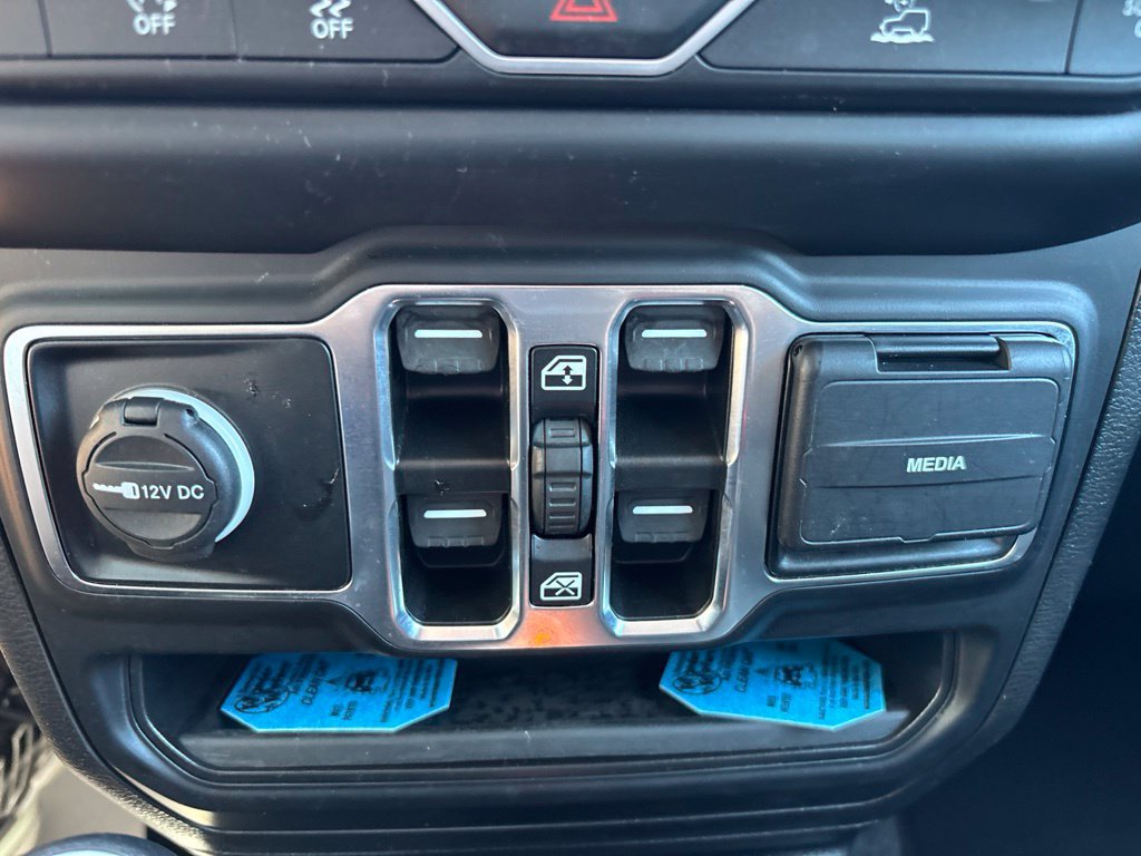 Used 2023 Jeep Wrangler Unlimited Sport AWD/4WD image 43