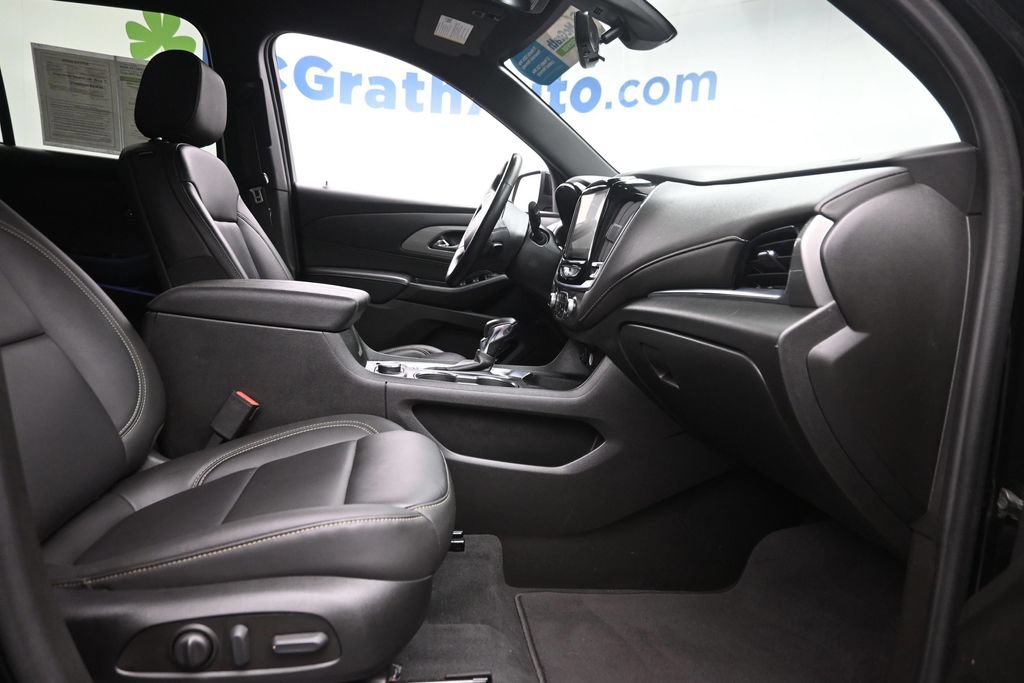 Used 2023 Chevrolet Traverse LT w/ LT Premium Package AWD/4WD image 9
