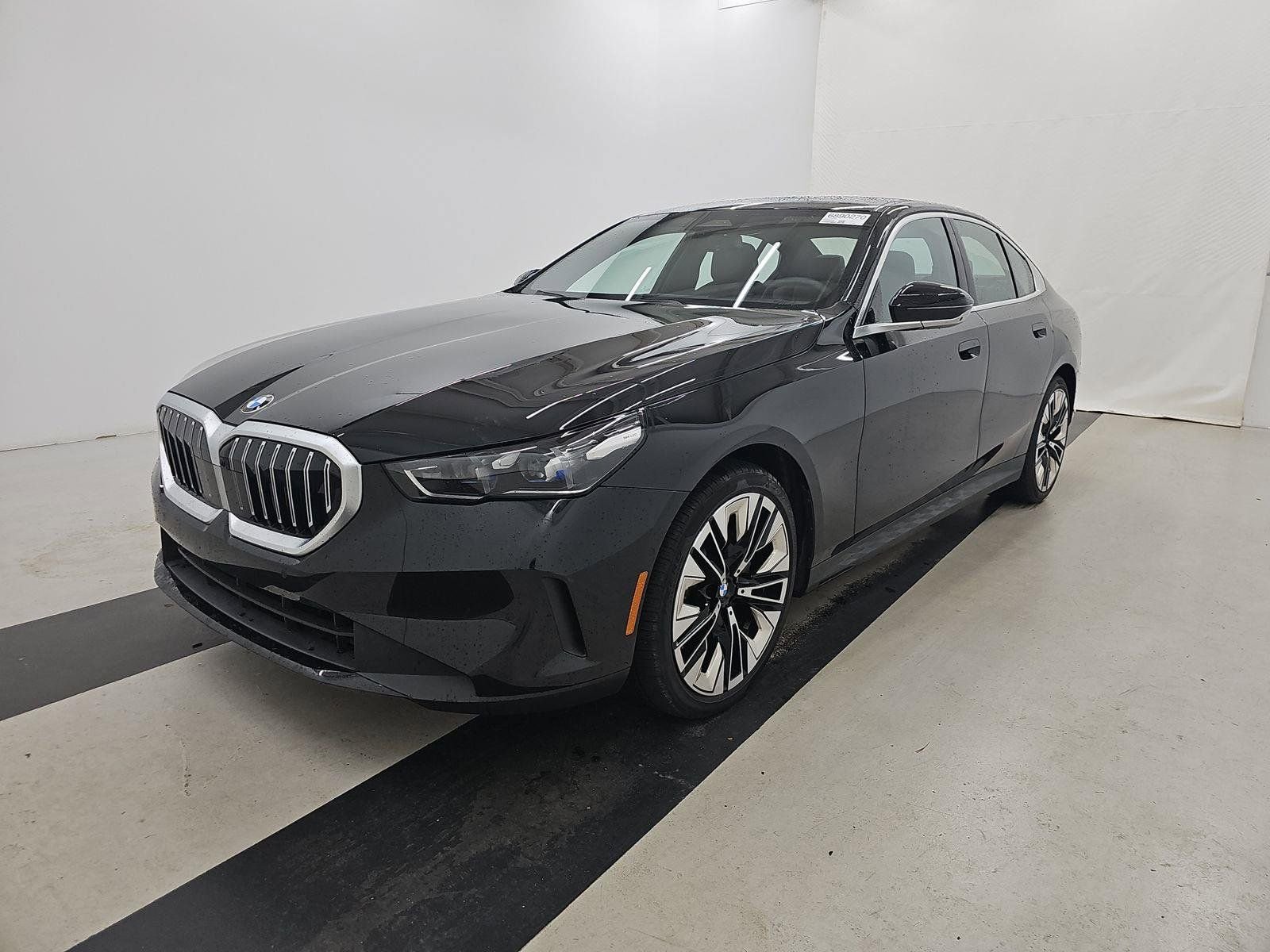 Certified 2025 BMW 530i image 1