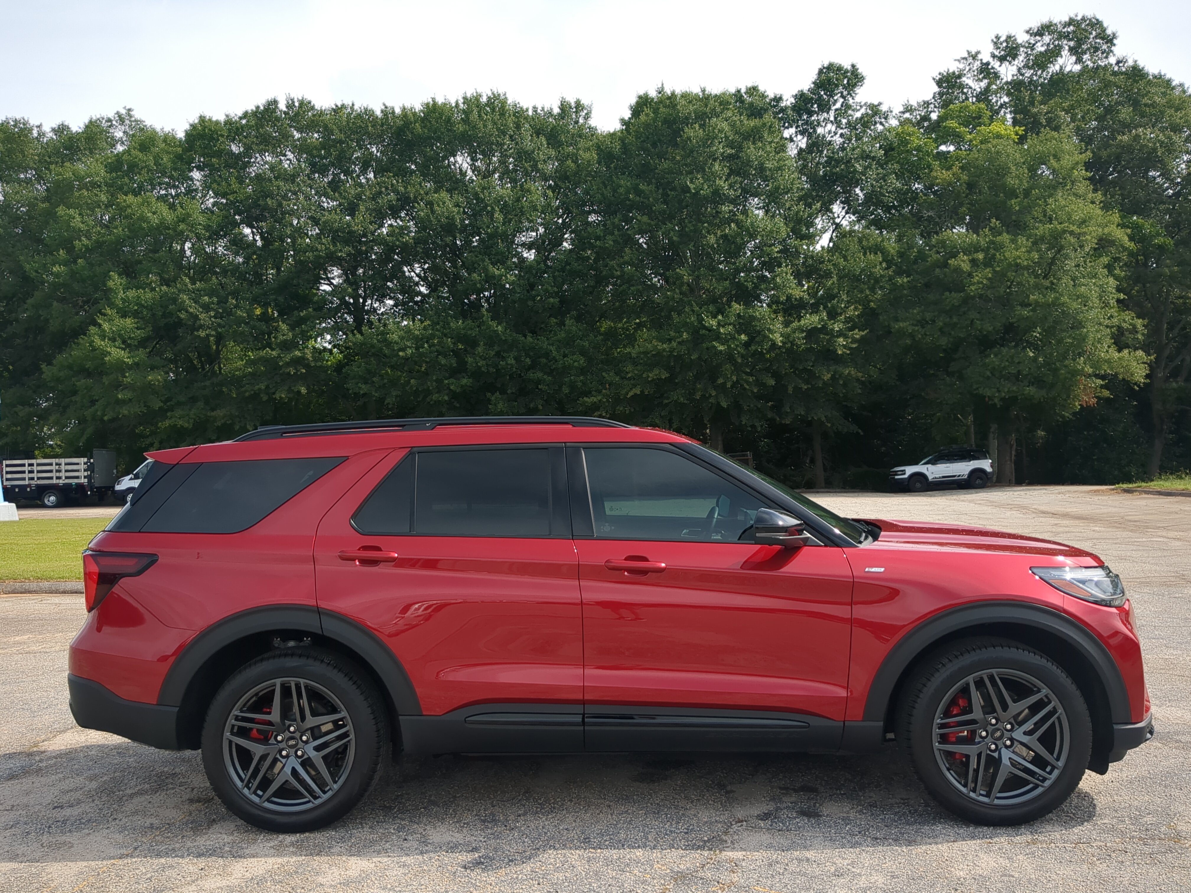 Certified 2025 Ford Explorer ST-Line w/ Premium Package AWD/4WD video 2