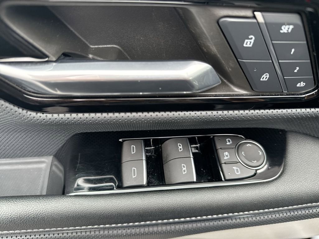 Used 2024 GMC Sierra EV Denali image 15