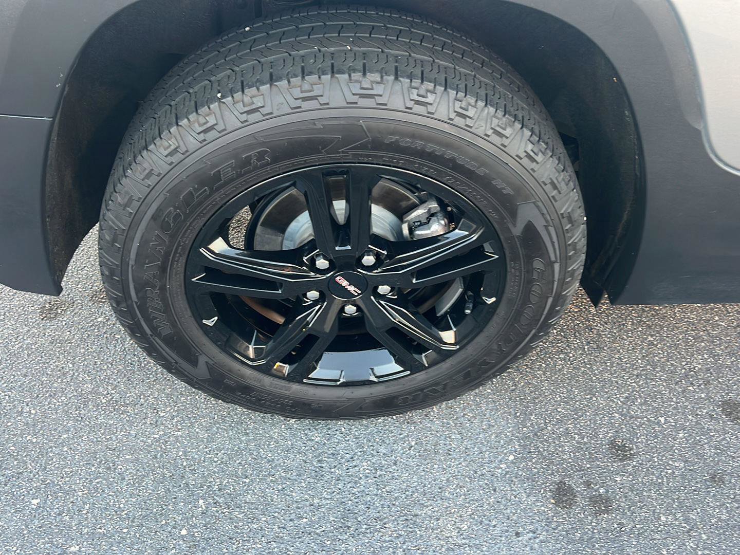 Used 2024 GMC Terrain AT4 w/ Infotainment Package II AWD/4WD image 39