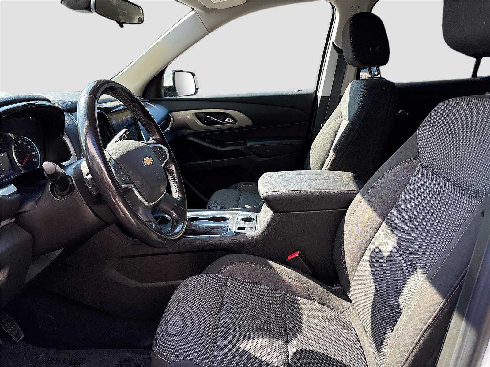 Used 2020 Chevrolet Traverse LT w/ Driver Confidence II Package image 37