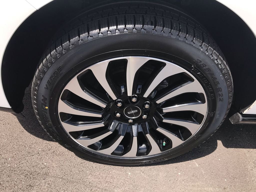 Used 2022 Lincoln Navigator L Black Label AWD/4WD image 10