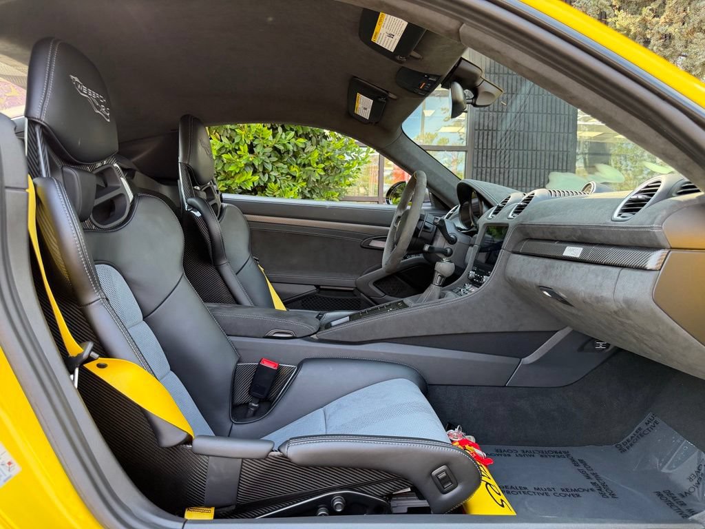 Used 2025 Porsche 718 Cayman GT4 RS w/ Weissach Package RWD image 31