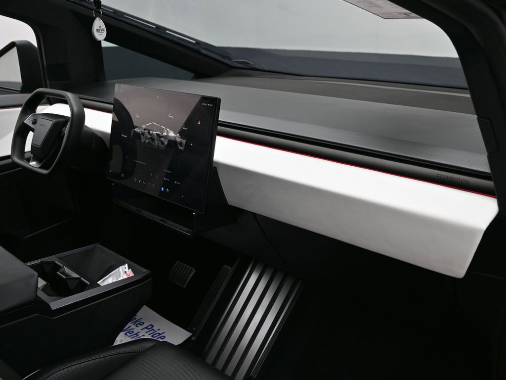 Used 2024 Tesla Cybertruck AWD Crew Cab image 40