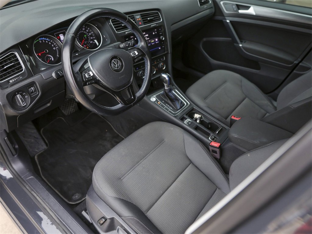 Used 2019 Volkswagen e-Golf SE w/ Driver Assistance Package image 4