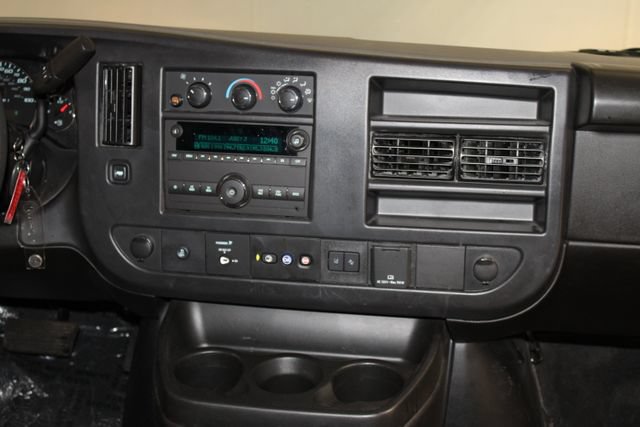 Used 2025 Chevrolet Express 3500 LT w/ LT Preferred Equipment Group RWD image 14