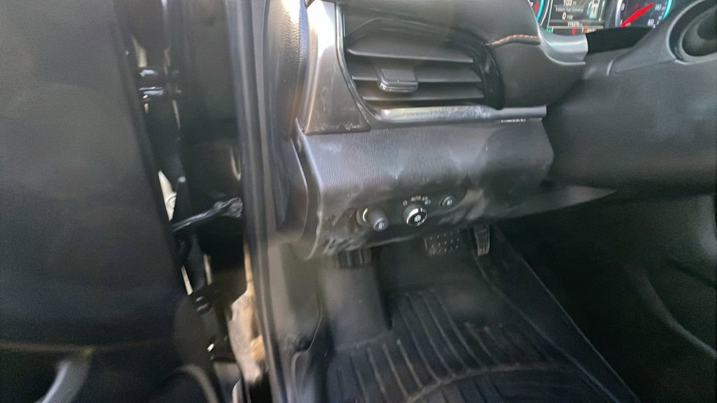 Used 2019 Chevrolet Traverse LT image 25