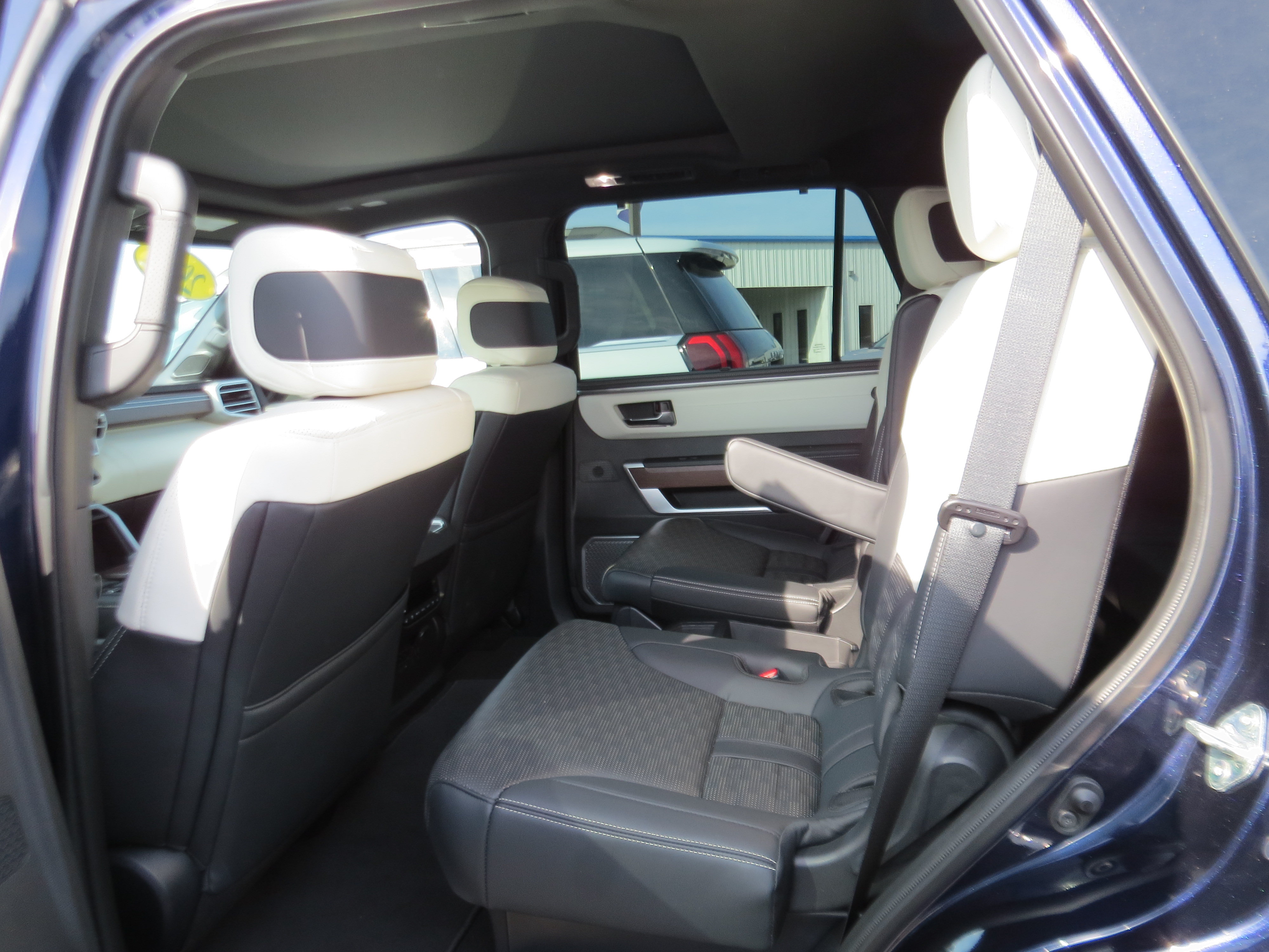 Used 2025 Toyota Sequoia Capstone AWD/4WD image 13