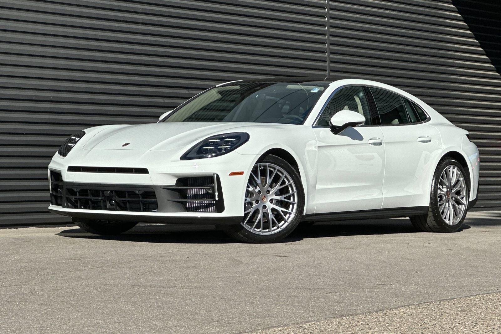 New 2026 Porsche Panamera image 1