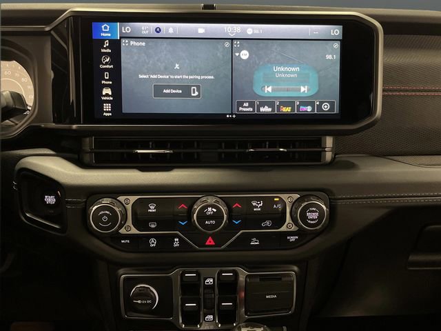 Used 2024 Jeep Wrangler Unlimited Rubicon image 7