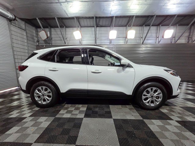 Used 2024 Ford Escape Active w/ Tech Pack #2 AWD/4WD image 9