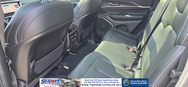 New 2026 Jeep Grand Cherokee Limited w/ Limited Altitude Package AWD/4WD image 34