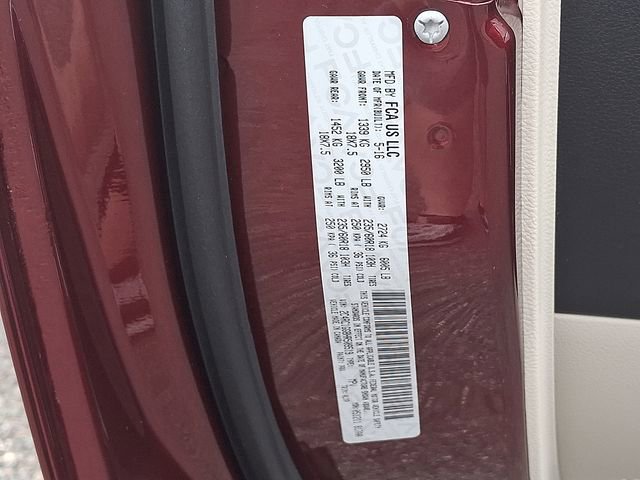 Used 2017 Chrysler Pacifica Limited image 27