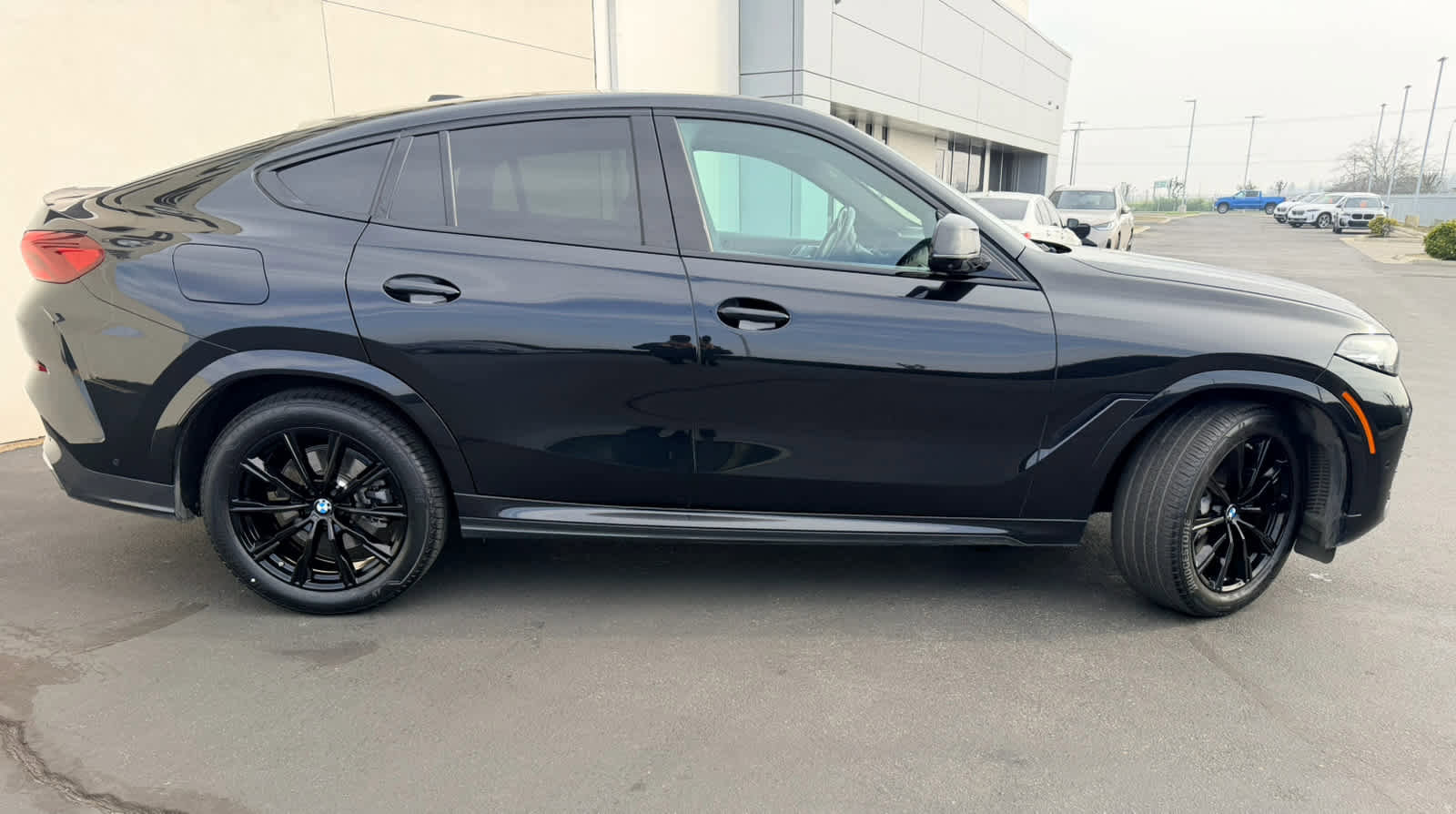 Used 2024 BMW X6 xDrive40i w/ Parking Assistance Package image 7