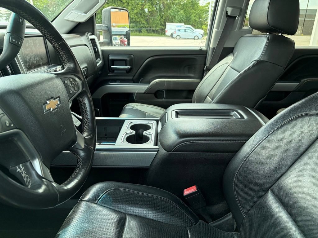 Used 2015 Chevrolet Silverado 1500 LTZ Z71 w/ Midnight Edition AWD/4WD image 11
